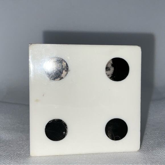 RARE VTG MOBIL GAS OIL DICE DIE PLASTIC PAPERWEIGHT NOVELTY AUTO MERCHANDISE - Picture 4 of 6